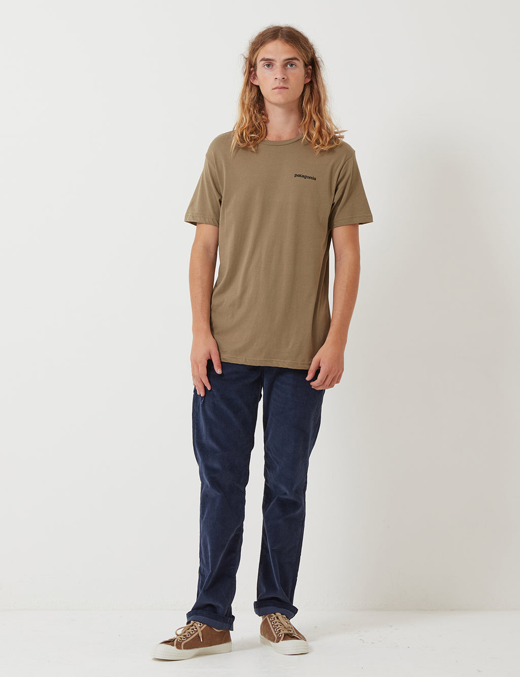 パタゴニアP-6ロゴオーガニックTシャツ-セージカーキグリーン|URBAN EXCESS。