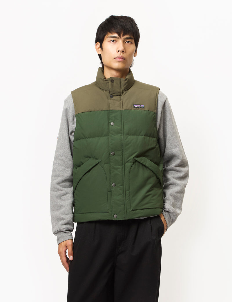 Green patagonia vest on sale