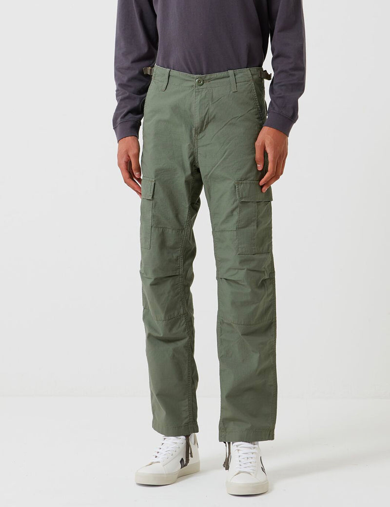 Carhartt WIP Aviation Pant Dollar Green Rinsed Urban Excess. URBAN EXCESS