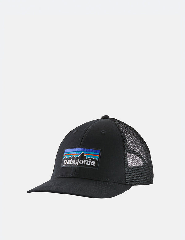 Patagonien P-6 Logo LoPro Trucker-Mütze - Schwarz