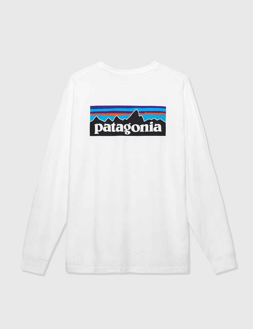パタゴニアP-6ロゴ長袖Tシャツ-ホワイト|URBAN EXCESS。