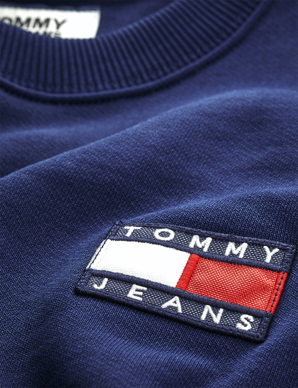 Tommy Jeans Badge Logo Sweatshirt Black Iris Navy URBAN EXCESS