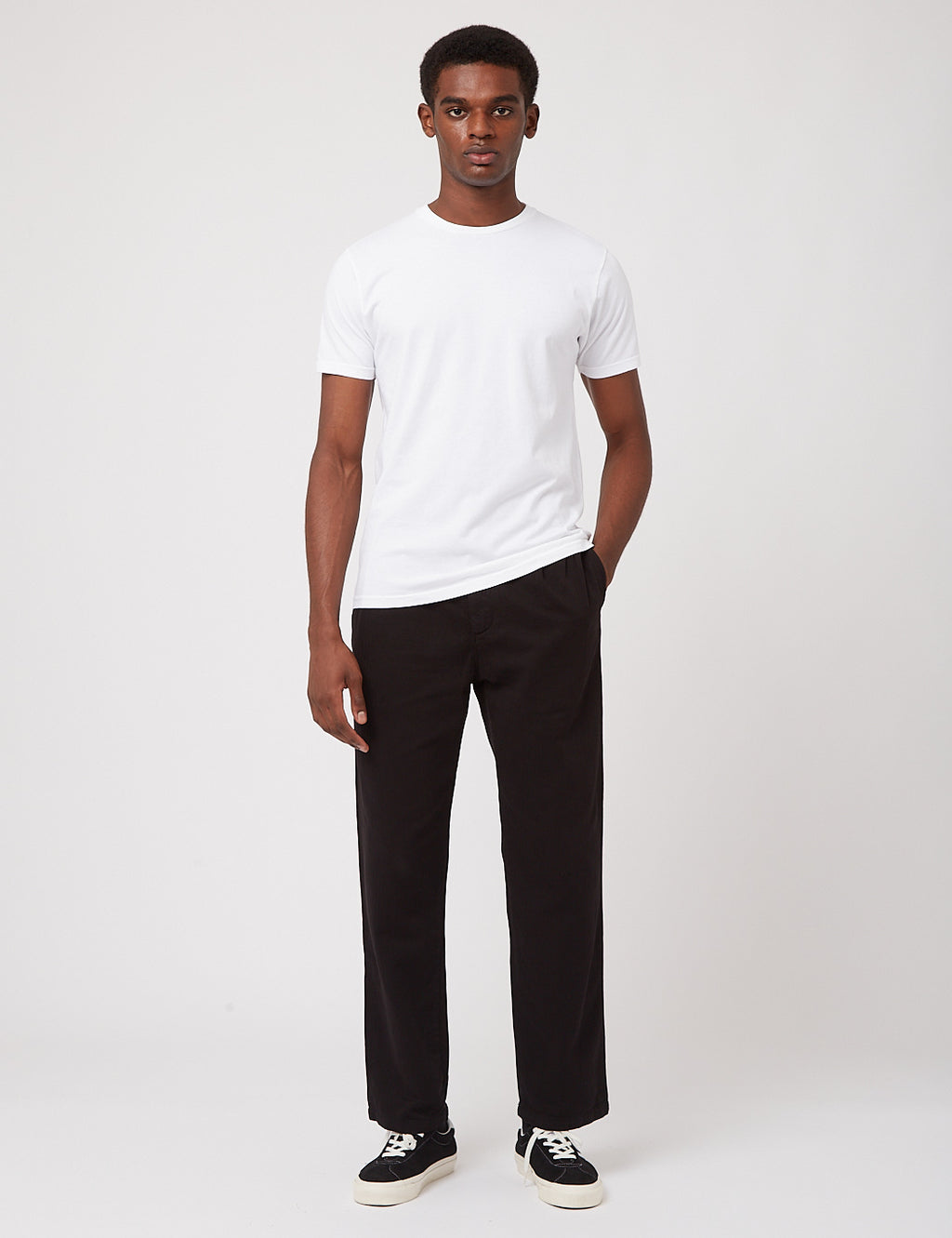 Carhartt-WIP Salford Pant (Relaxed Fit) - Black | URBAN EXCESS.