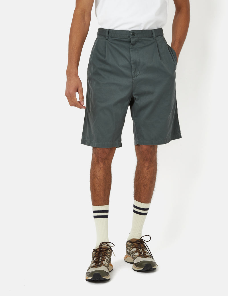 Carhartt-WIP Salford Shorts (Relaxed, Pleat) - Hemlock Green I UE. – URBAN  EXCESS