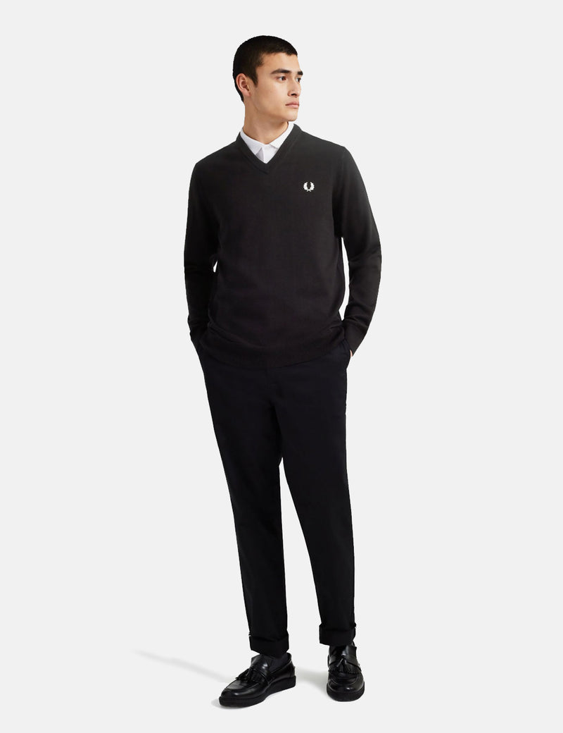 Fred perry black v clearance neck jumper